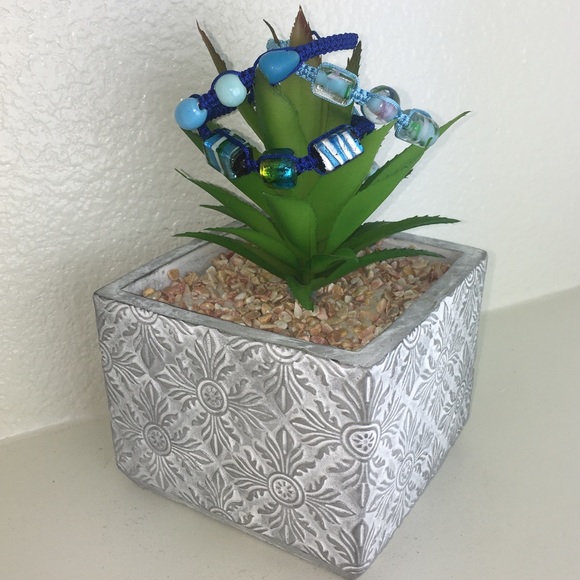 Handmade Chinese Knotting Bracelet W/ Glass Beads - Picture 8 of 8